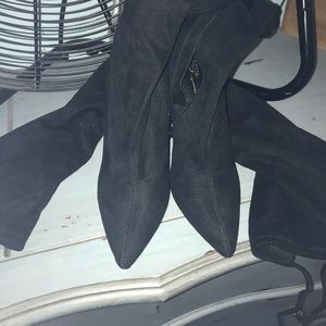 Black point toe heels